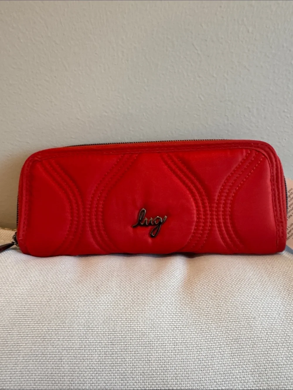 LUG tendu in Poppy Red Quilted Zip Wallet